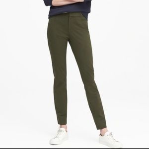 Banana Republic Sloan style olive green pant Sz 14
